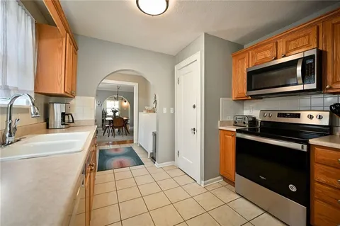 $385,000 | 417 East 69th Terrace, Kansas City, MO 64131