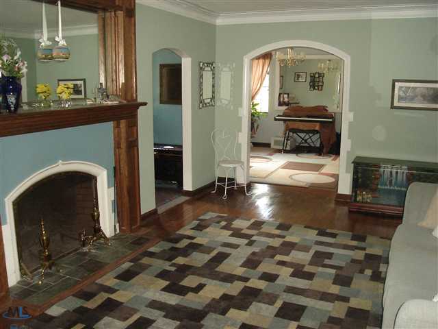 1332 Yorkshire Road Grosse Pointe, MI 48230 - Photo 4 of 12 31104878-3.JPG