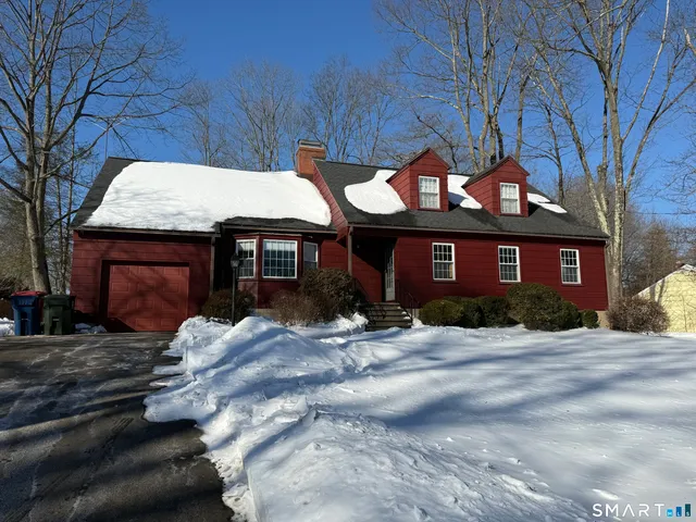 $659,900 | 215 Fernwood Road, Trumbull, CT 06611