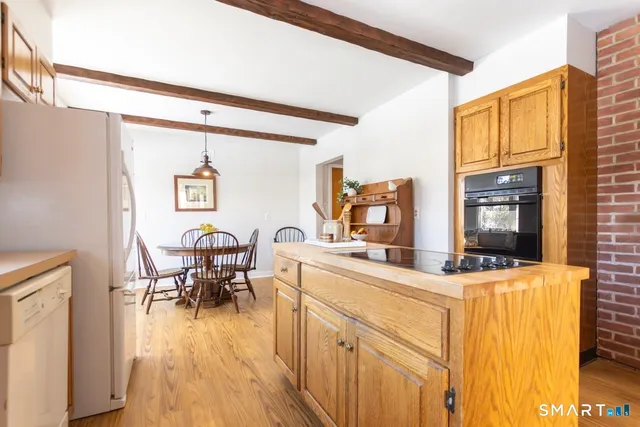 $659,900 | 215 Fernwood Road, Trumbull, CT 06611