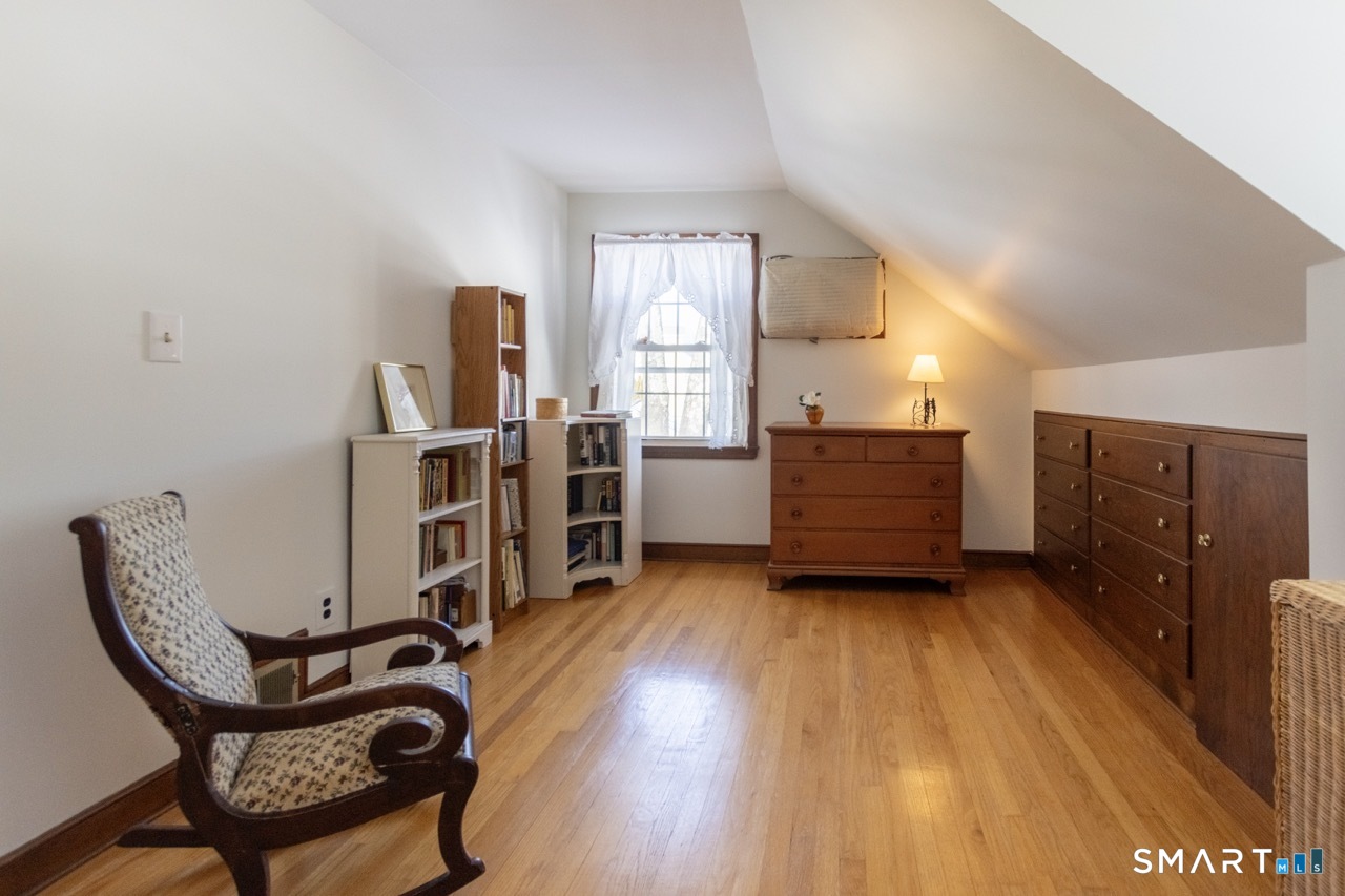 215 Fernwood Road Trumbull, CT 06611 - Photo 18 of 40