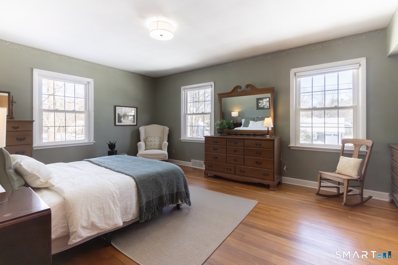 215 Fernwood Road Trumbull, CT 06611 - Photo 27 of 40