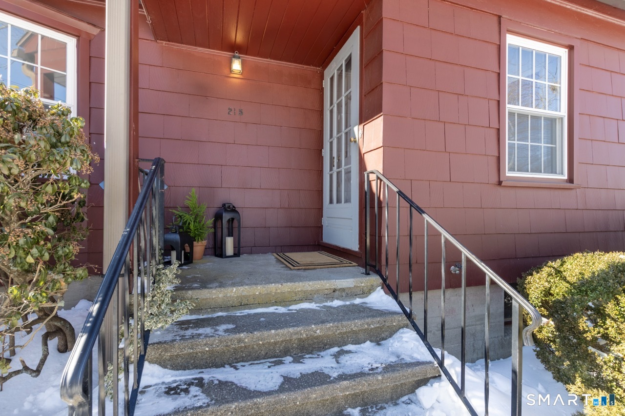 215 Fernwood Road Trumbull, CT 06611 - Photo 31 of 40