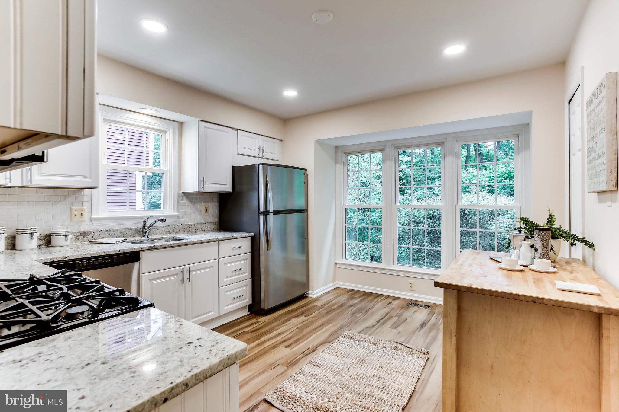 2093 Cobblestone Lane Reston, VA 20191 - Photo 12 of 43 New kitchen w/SS appliances