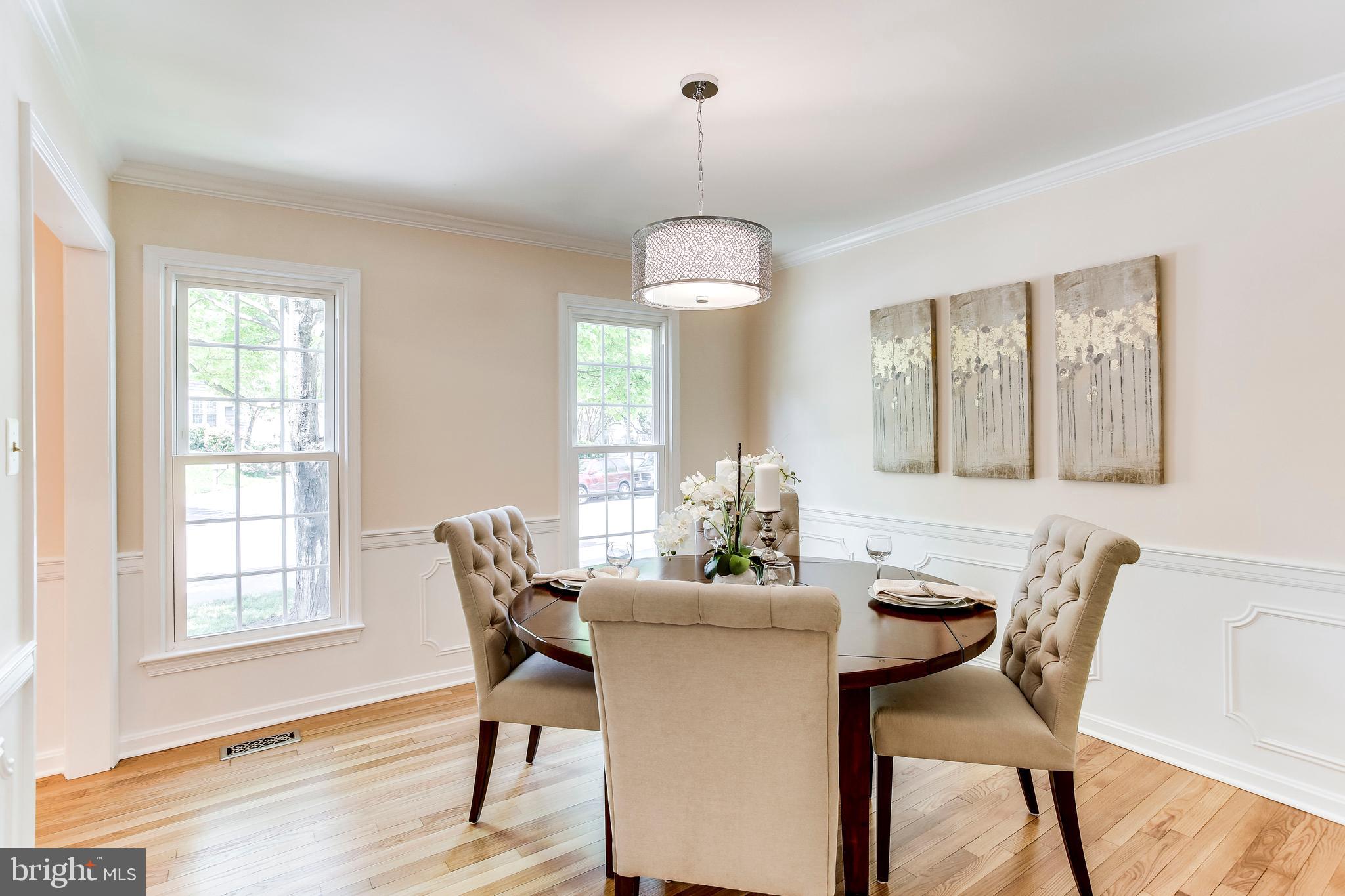 2093 Cobblestone Lane Reston, VA 20191 - Photo 18 of 43 Light filled dining room w/windows