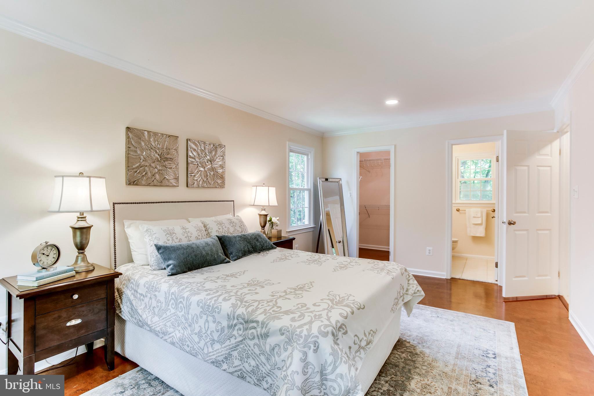 2093 Cobblestone Lane Reston, VA 20191 - Photo 21 of 43 Master Bedroom w/walk in closet