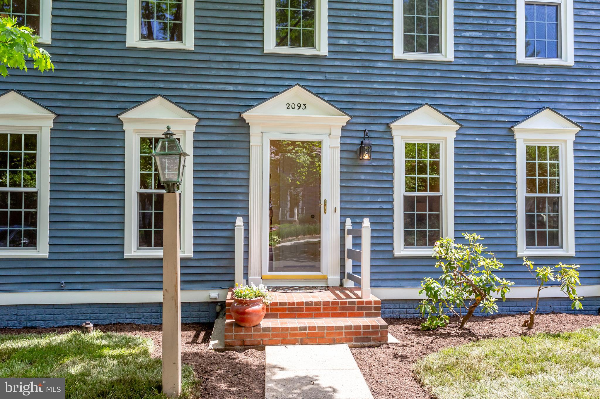 2093 Cobblestone Lane Reston, VA 20191 - Photo 4 of 43 walkway lined to brick steps