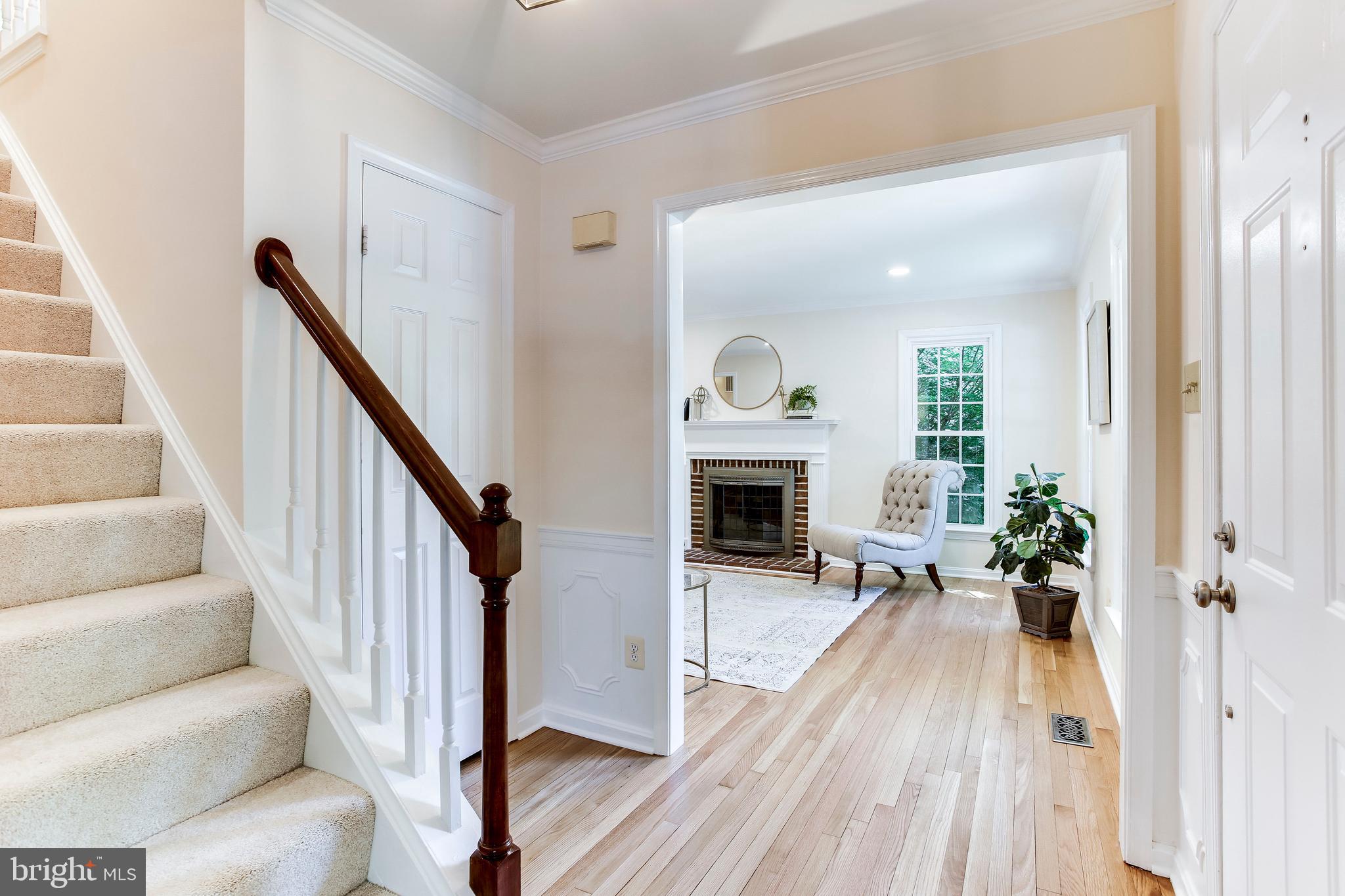 2093 Cobblestone Lane Reston, VA 20191 - Photo 5 of 43 New hardwood floors