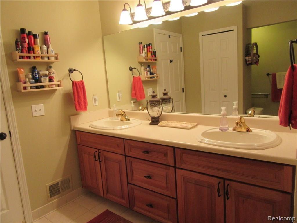 21460 Timber Ridge Drive Woodhaven, MI 48183 - Photo 43 of 50
