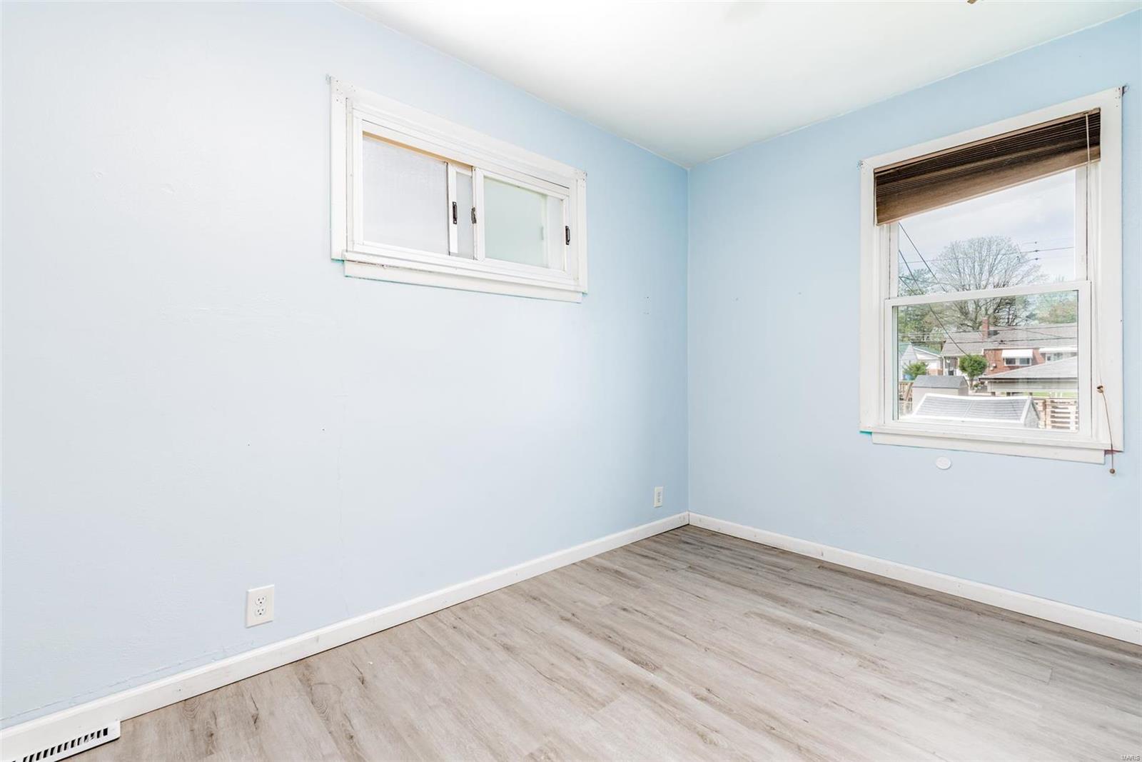9319 MacKenzie Road St. Louis, MO 63123 - Photo 11 of 25