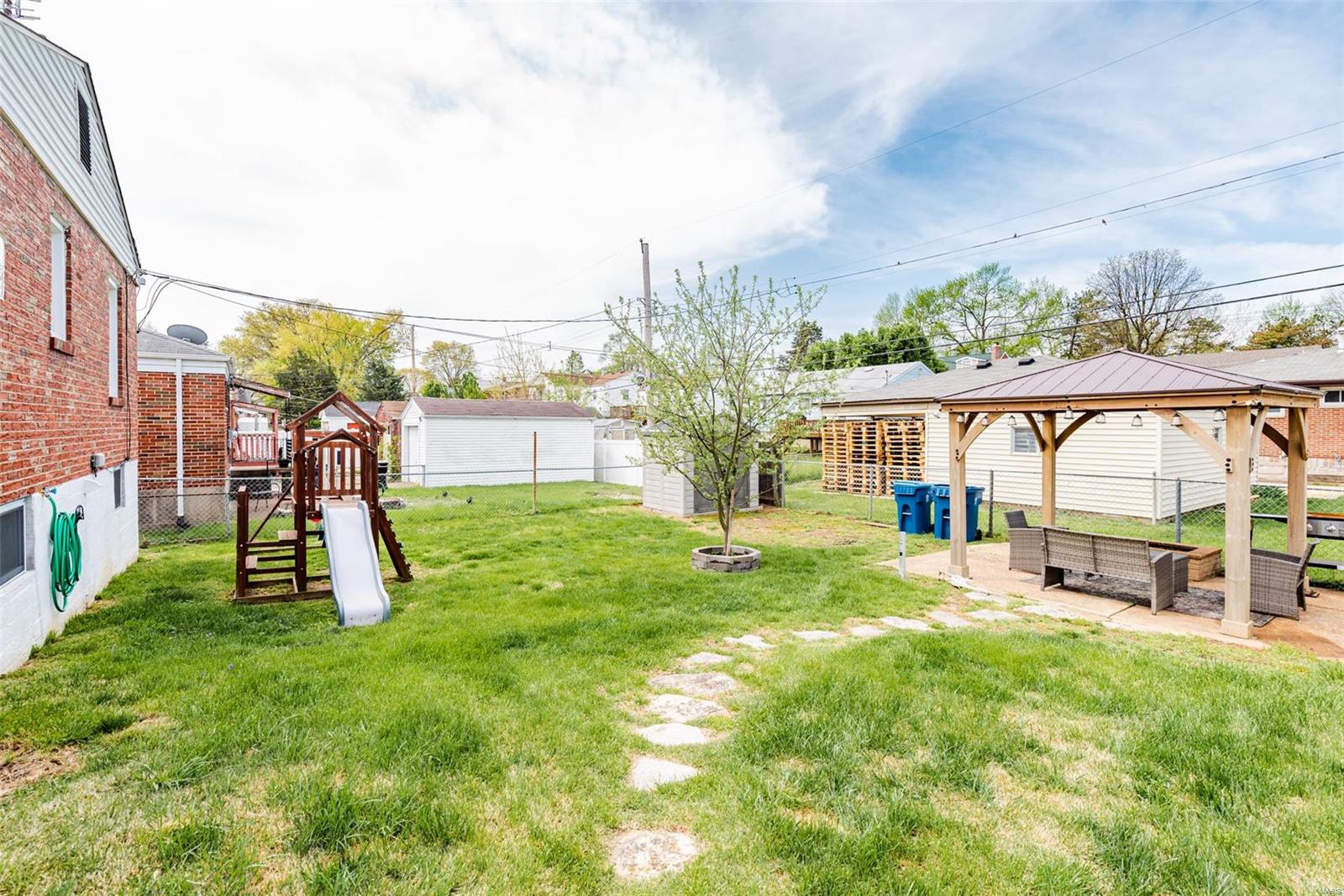 9319 MacKenzie Road St. Louis, MO 63123 - Photo 22 of 25