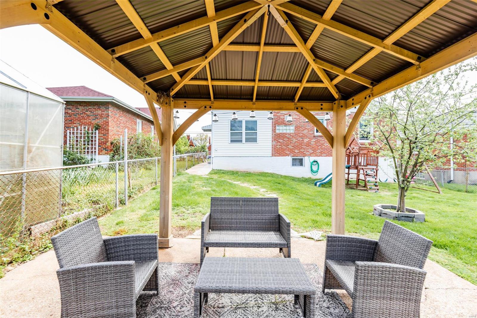 9319 MacKenzie Road St. Louis, MO 63123 - Photo 23 of 25