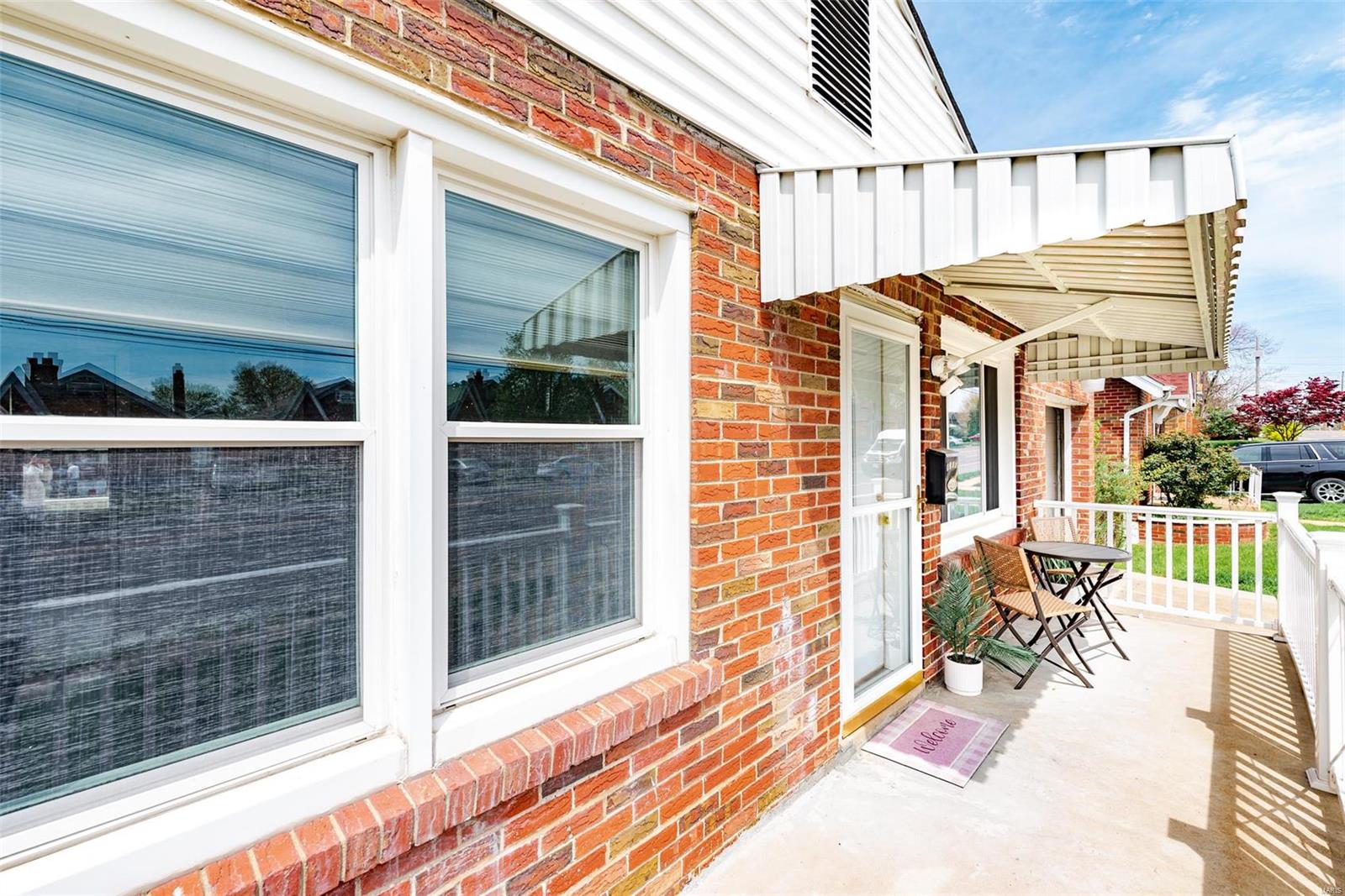 9319 MacKenzie Road St. Louis, MO 63123 - Photo 4 of 25