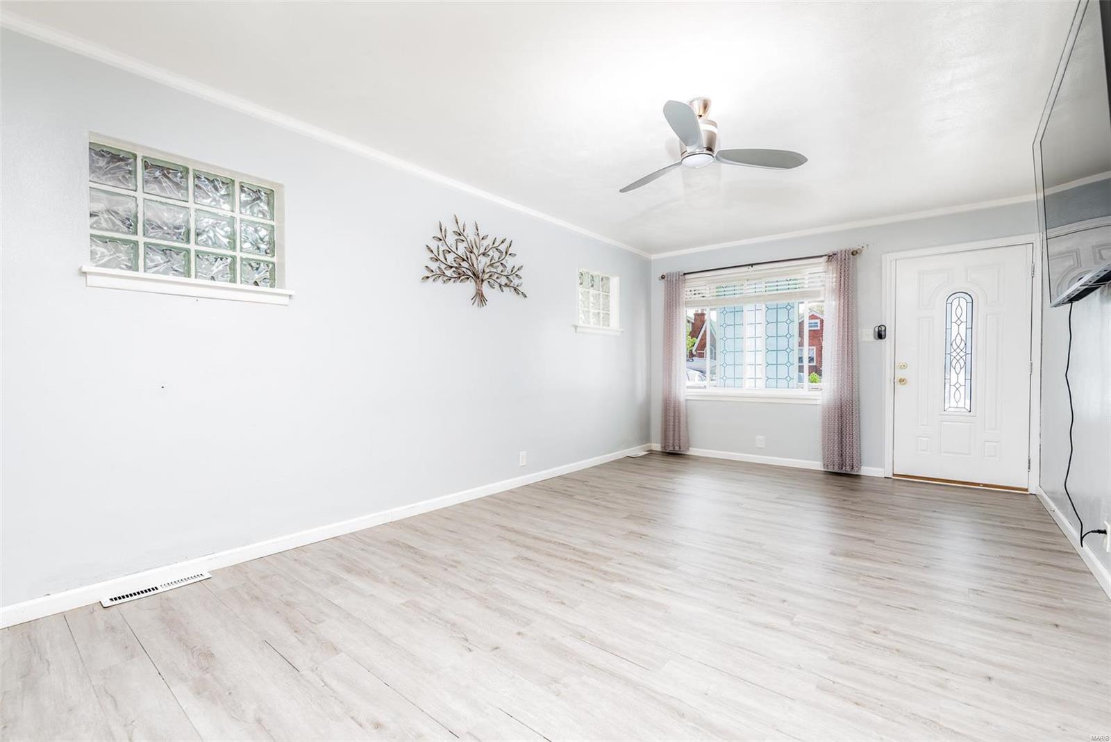 9319 MacKenzie Road St. Louis, MO 63123 - Photo 7 of 25