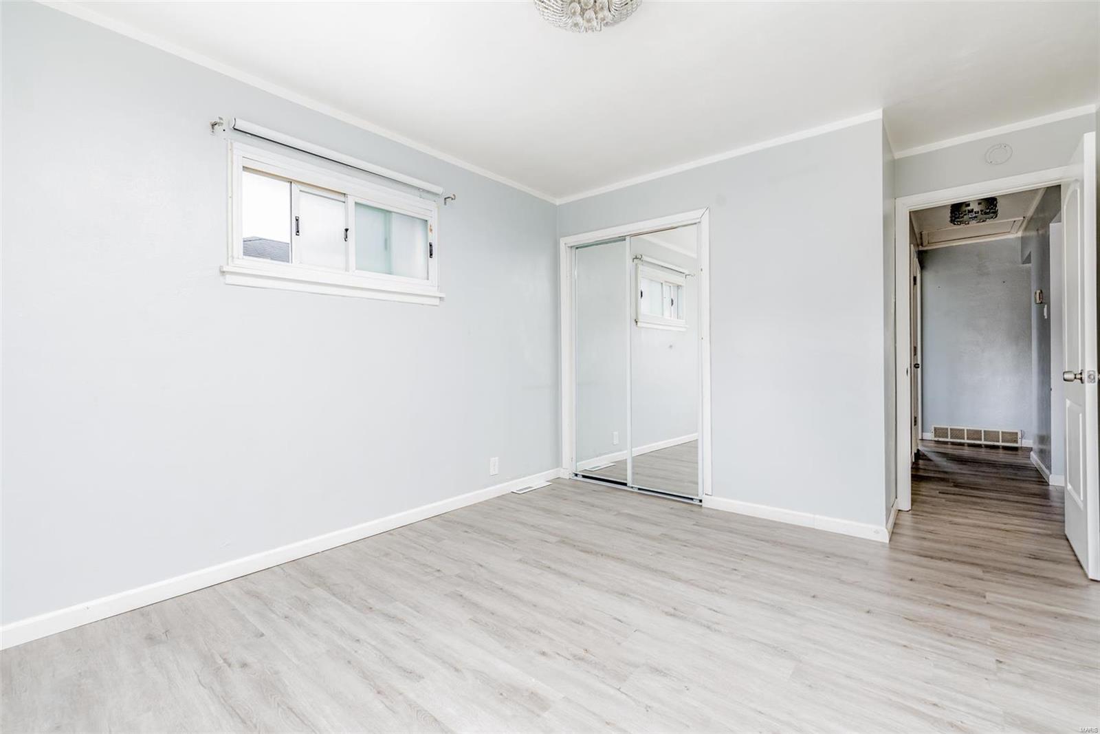 9319 MacKenzie Road St. Louis, MO 63123 - Photo 9 of 25