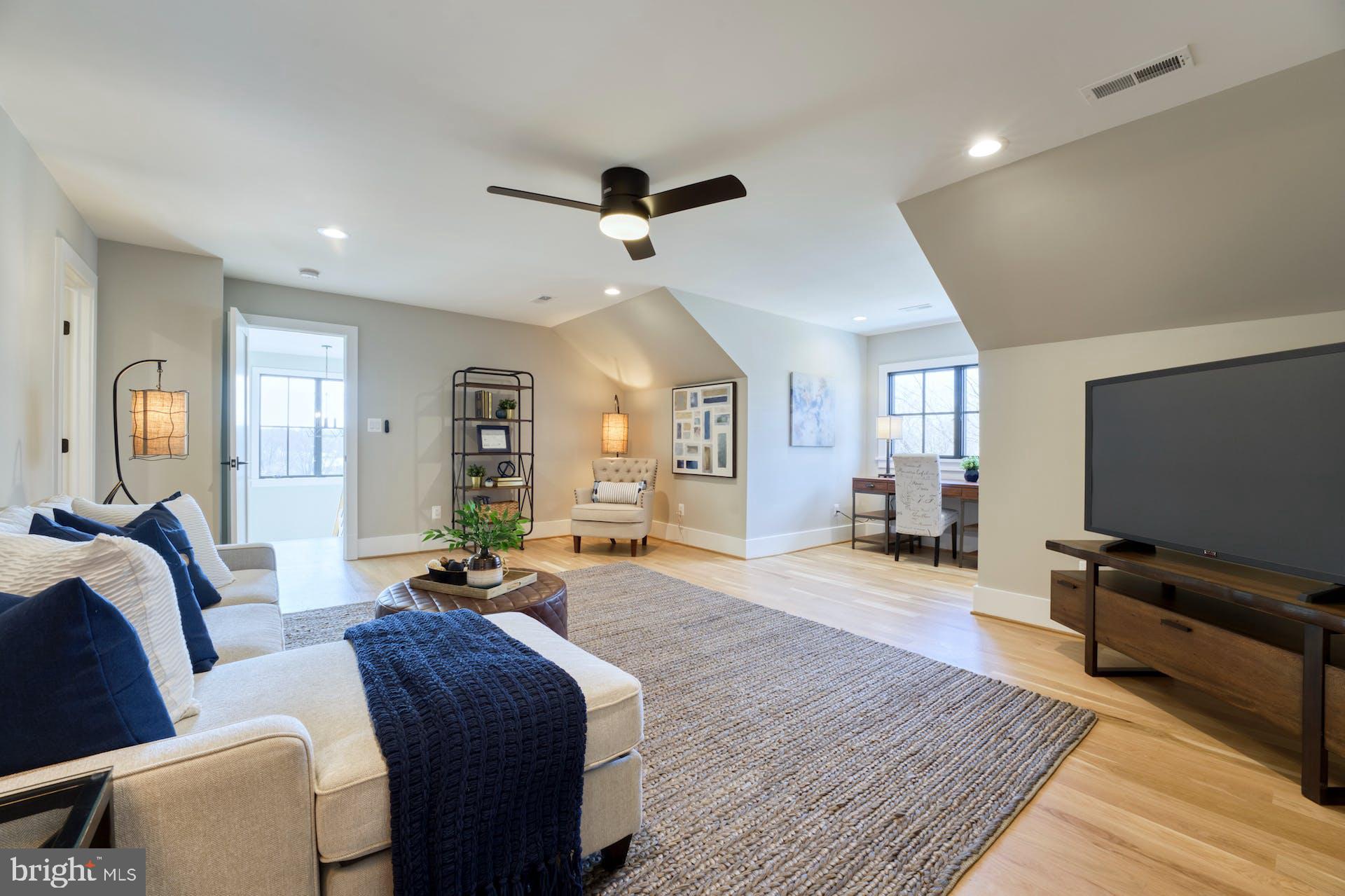 1623 Dempsey Street McLean, VA 22101 - Photo 43 of 54 3rd floor loft