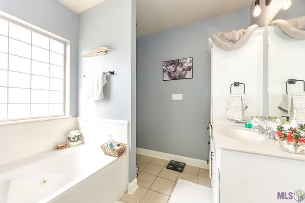 $240,000 | 31019 Lake Spring Drive, Walker, LA 70785