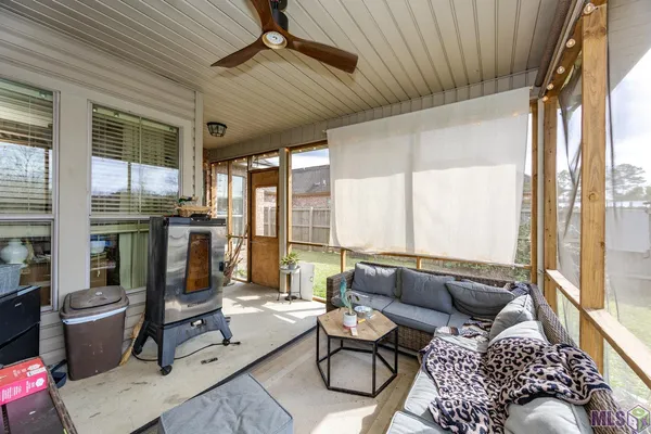 $240,000 | 31019 Lake Spring Drive, Walker, LA 70785