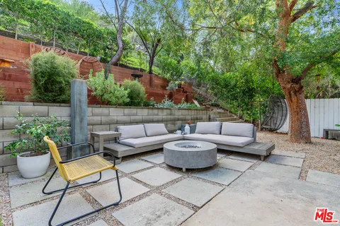 $1,595,000 | 3547 Summerfield Drive, Sherman Oaks, CA 91423
