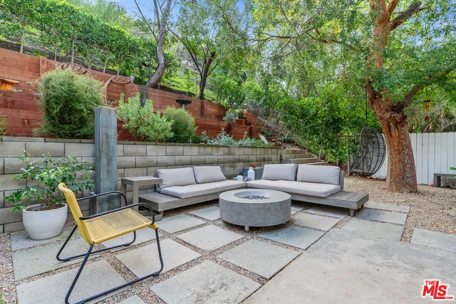 $1,575,000 | 3547 Summerfield Drive, Sherman Oaks, CA 91423