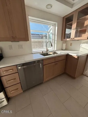 $799,000 | 919 West Olive Avenue, Unit B, Monrovia, CA 91016