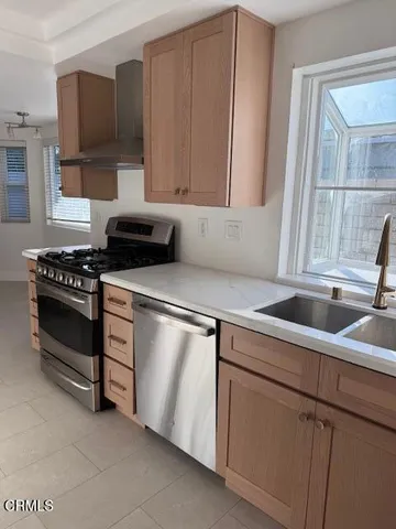 $799,000 | 919 West Olive Avenue, Unit B, Monrovia, CA 91016