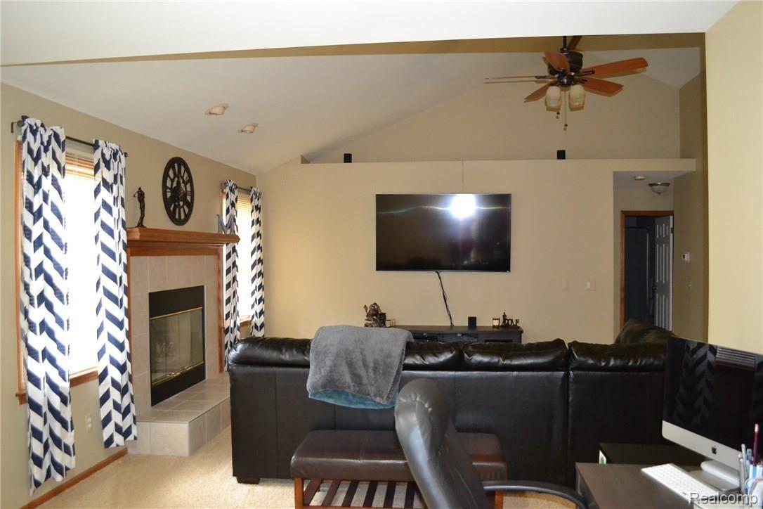 6409 Woodbrook Road Linden, MI 48451 - Photo 5 of 63 DSC_0437.JPG