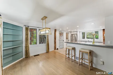 $600,000 | 19 Farrell Road, Newtown, CT 06470
