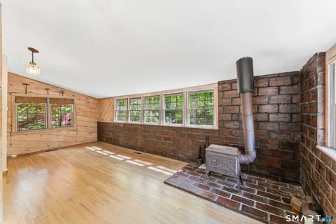 $600,000 | 19 Farrell Road, Newtown, CT 06470