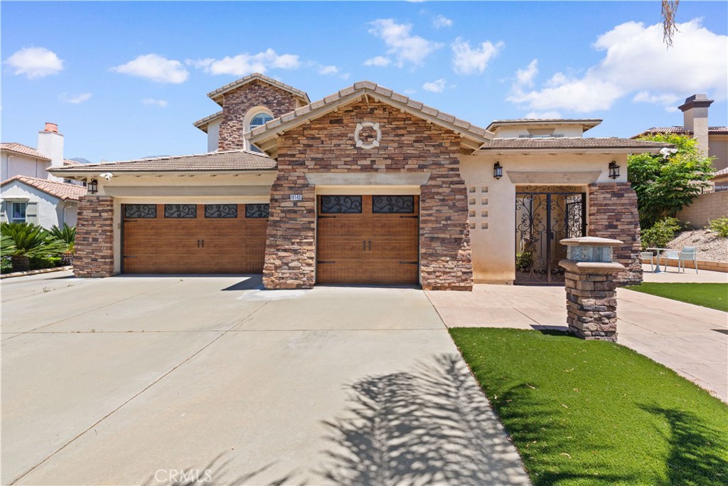 10140 Jacaranda Court Rancho Cucamonga, CA 91737 - Photo 11 of 70 3 car garage