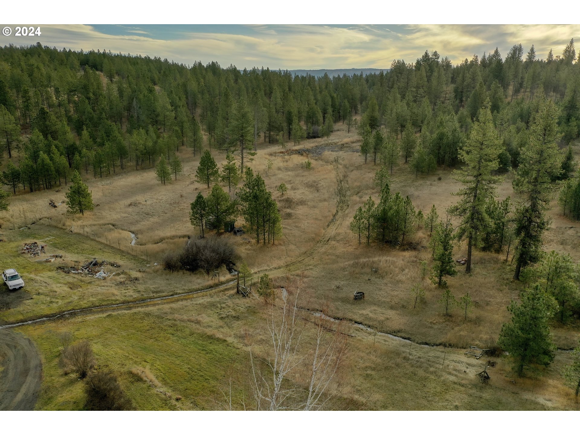69383 County 1021 Road Pendleton, OR 97801 - Photo 10 of 47 a view of a lake with a mountain