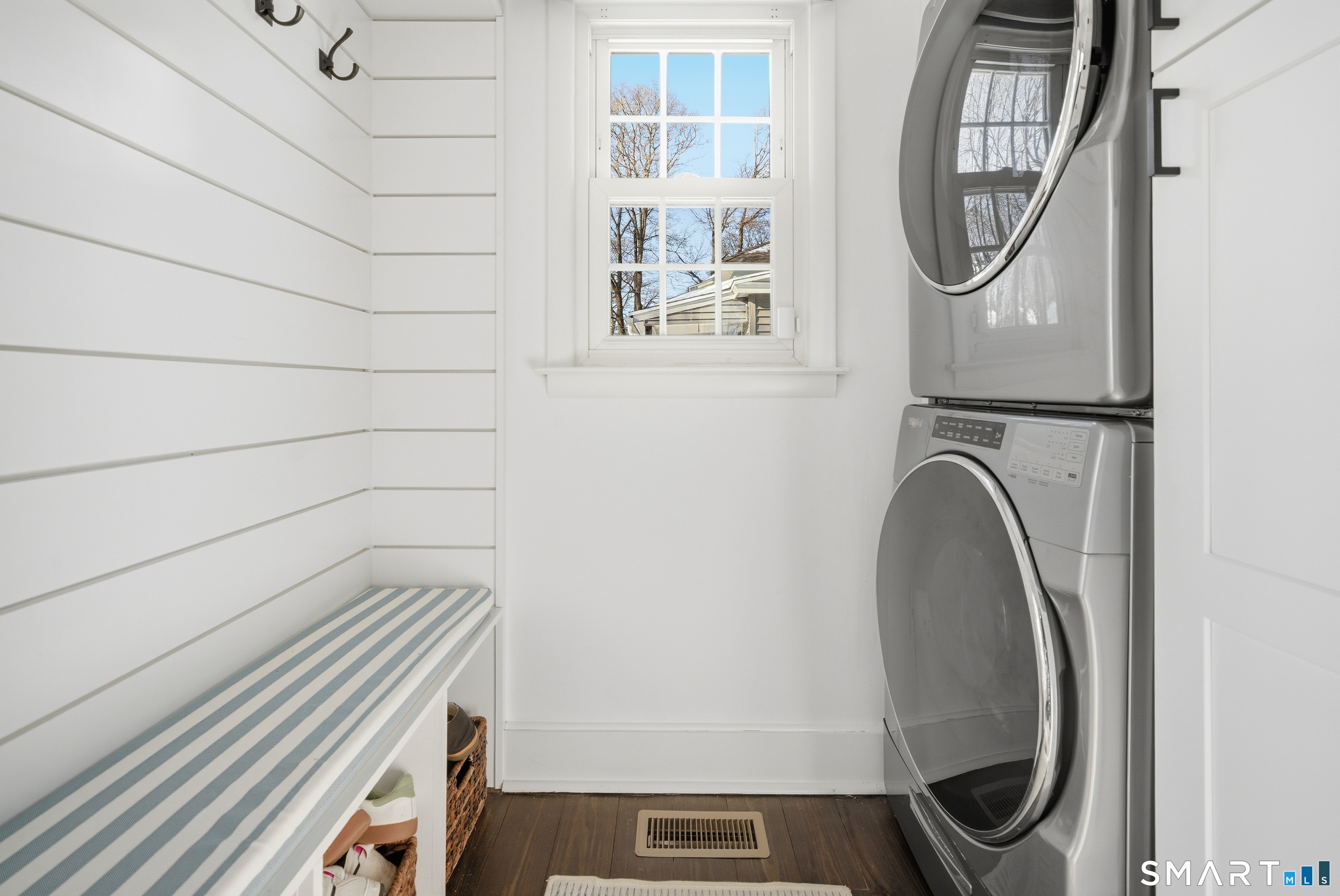 25 Helen Street Fairfield, CT 06824 - Photo 12 of 22