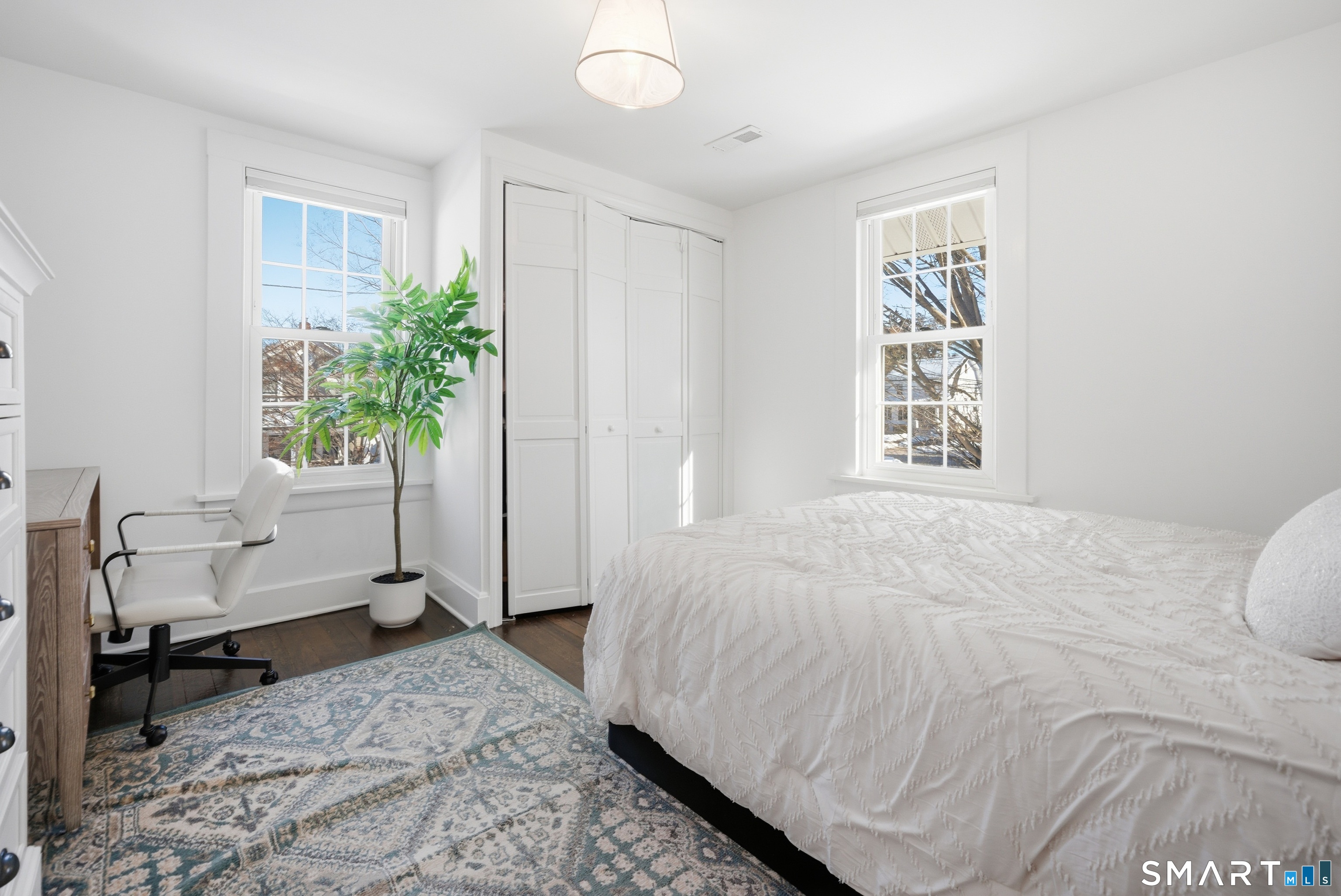 25 Helen Street Fairfield, CT 06824 - Photo 17 of 22