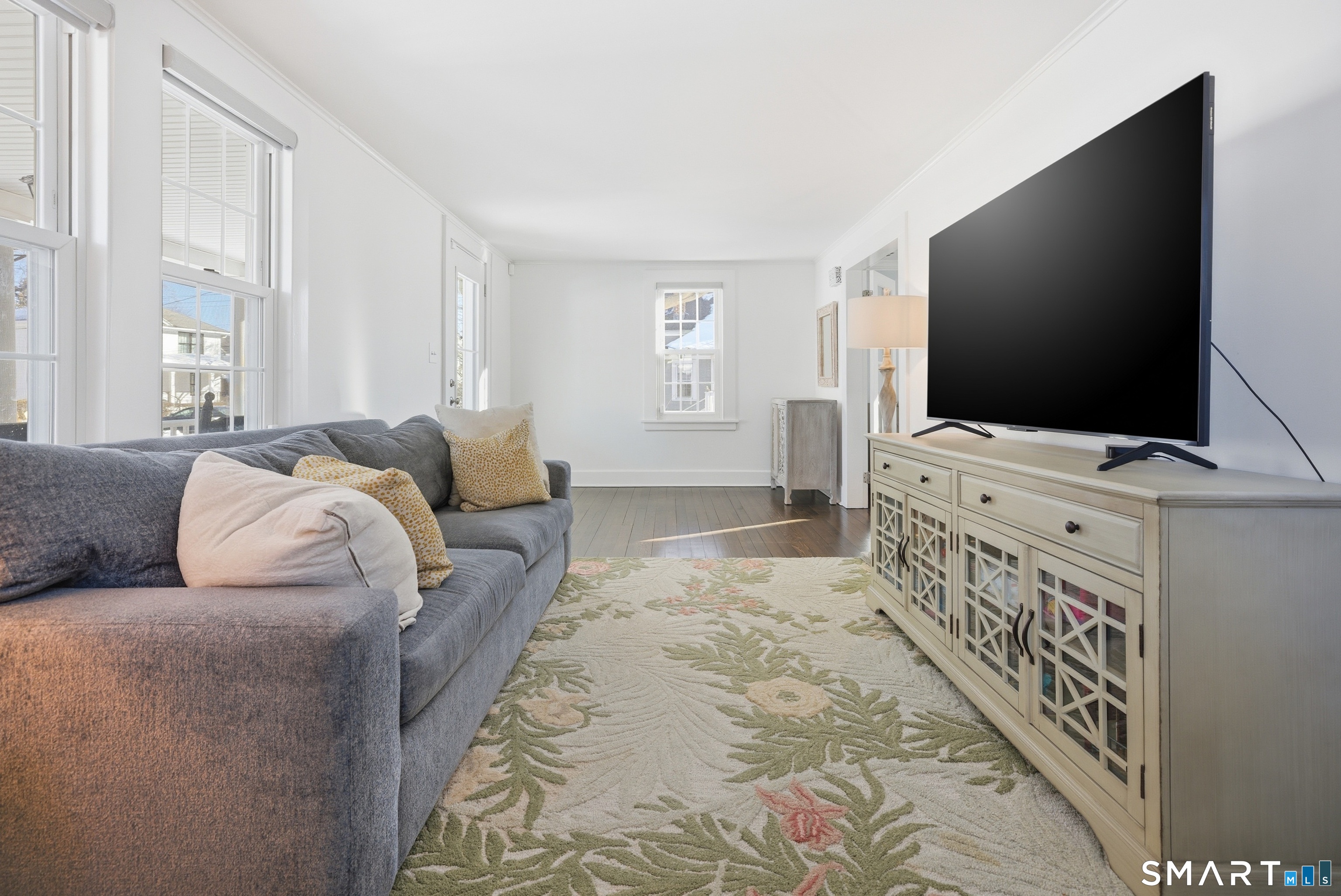 25 Helen Street Fairfield, CT 06824 - Photo 4 of 22