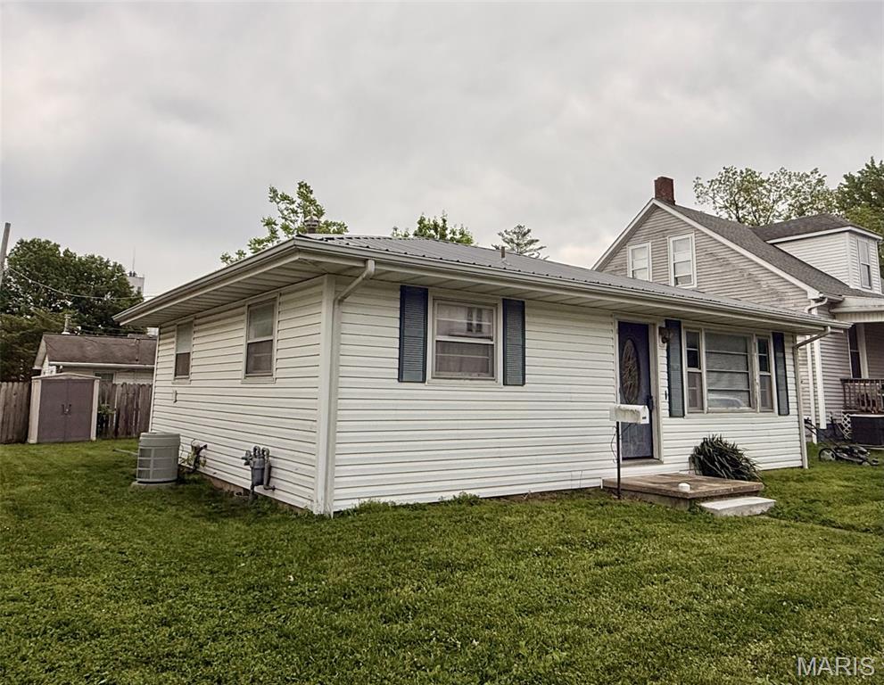 406 Madison Street Red Bud, IL 62278 - Photo 2 of 16