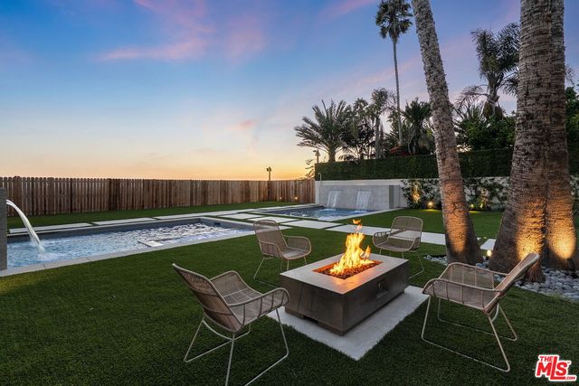 $19,500,000 | 940 Palisades Beach Road, Santa Monica, CA 90403