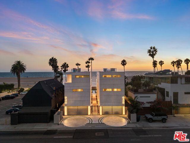 $19,500,000 | 940 Palisades Beach Road, Santa Monica, CA 90403