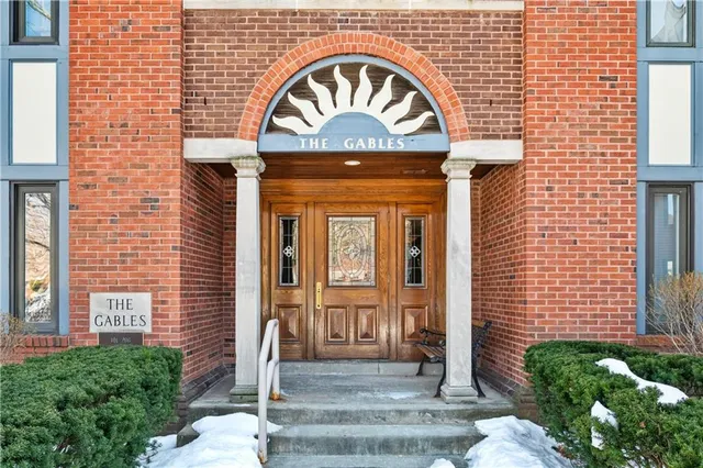 $670,000 | 100 Denniston Street, Unit 304, Pittsburgh, PA 15206