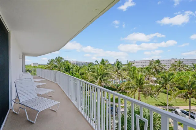 $3,295,000 | 2500 South Ocean Boulevard, Unit 3A3, Palm Beach, FL 33480