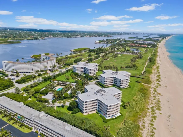 $3,295,000 | 2500 South Ocean Boulevard, Unit 3A3, Palm Beach, FL 33480