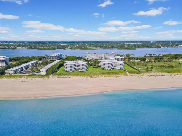 $3,295,000 | 2500 South Ocean Boulevard, Unit 3A3, Palm Beach, FL 33480