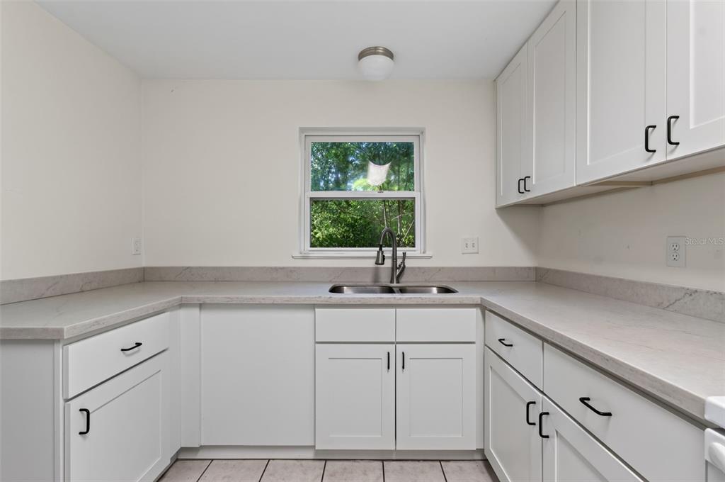 3705 Northwest 7th Place Gainesville, FL 32607 - Photo 12 of 34 Gallery Image 12