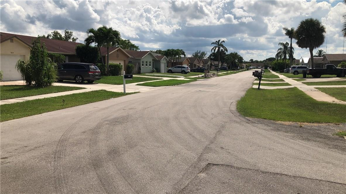 9164 Southwest 18th Road Boca Raton, FL 33428 - Photo 2 of 9 Photo 2