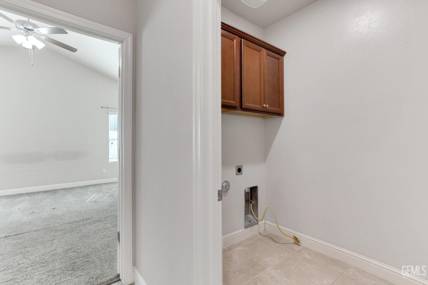 Undisclosed Address Bakersfield, CA 93311 - Photo 35 of 39 a view of a small space