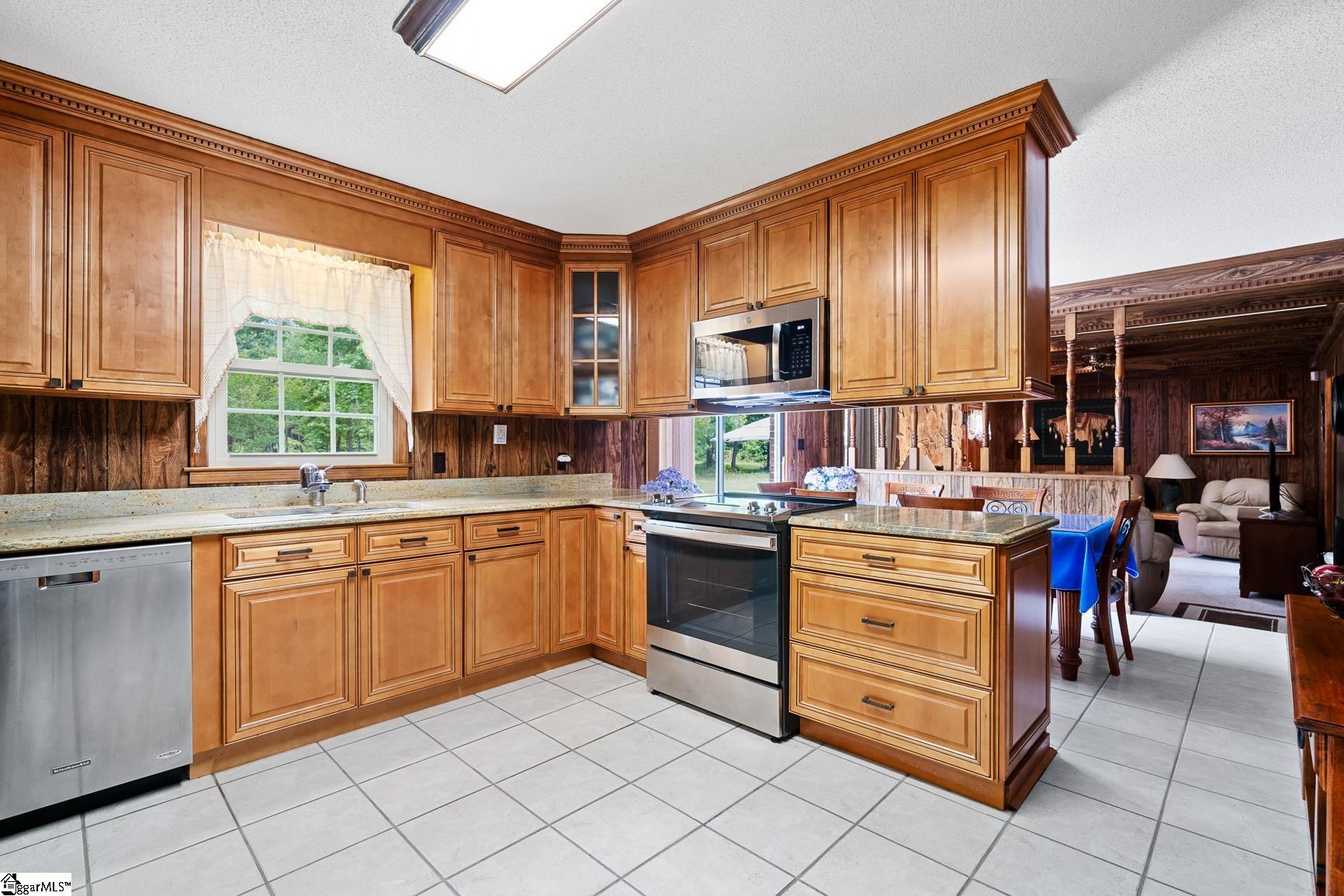 1047 Marett Road Pendleton, SC 29670 - Photo 10 of 34