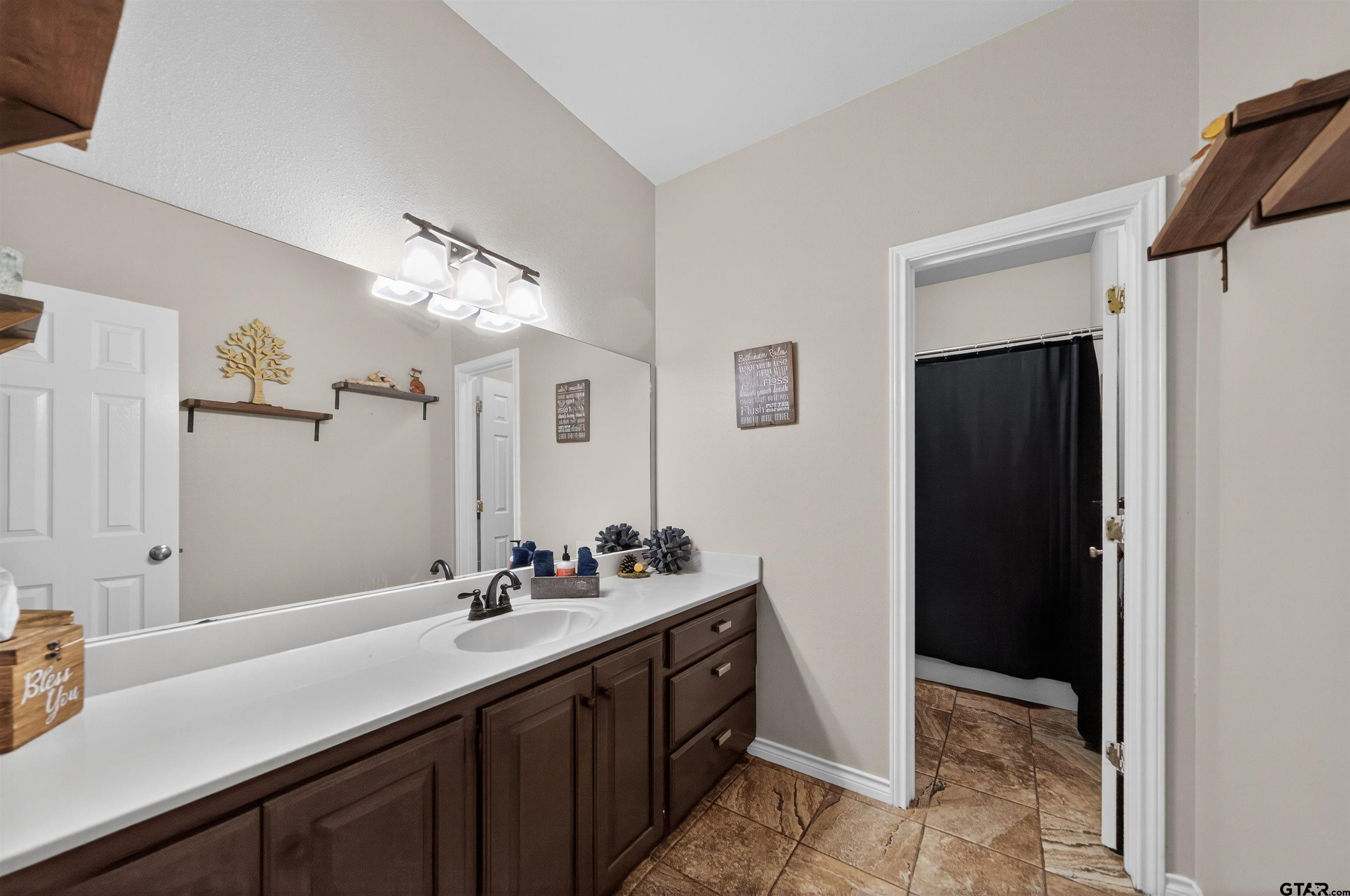 2108 Baylor Street Jacksonville, TX 75766 - Photo 13 of 32
