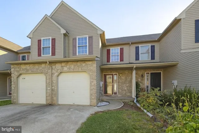 $325,000 | 1716 Brookstone Drive, Alburtis, PA 18011