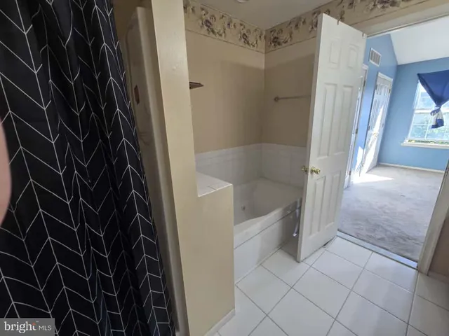 $325,000 | 1716 Brookstone Drive, Alburtis, PA 18011