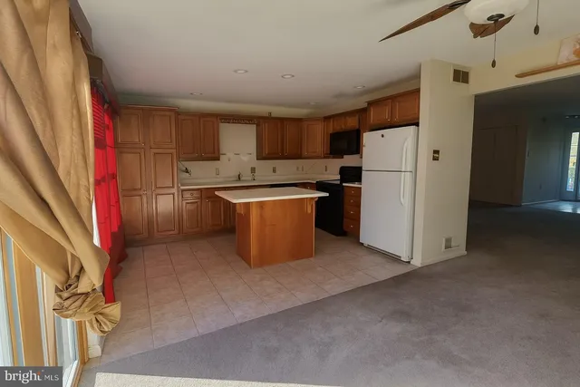 $325,000 | 1716 Brookstone Drive, Alburtis, PA 18011