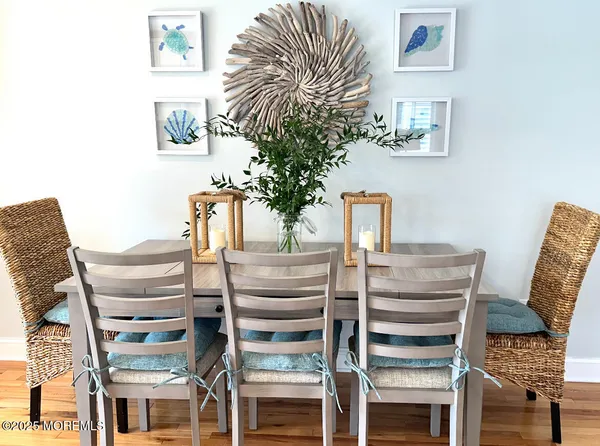 a view of entryway and hall